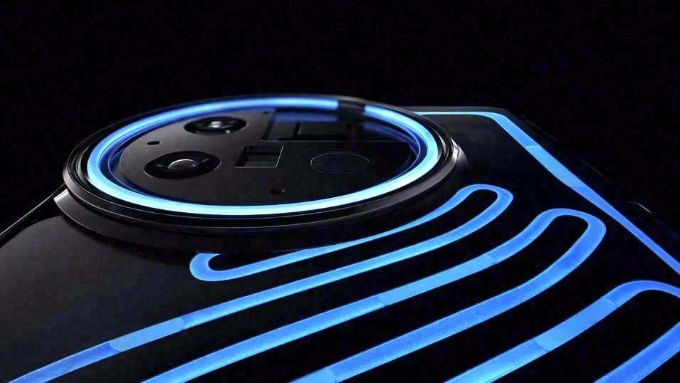 一加 11 概念版全身照出炉，有望采用“真液冷”散热设计