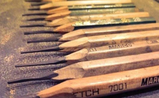 德顺坤-微粉石墨-铅笔