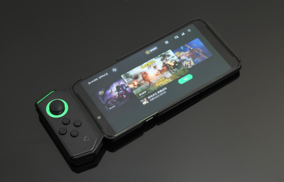 黑鲨双液冷散热手机