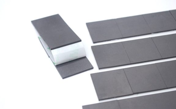 兆科TIR™系列高频吸波材料为移动设备减噪音，帮助手机降低辐射