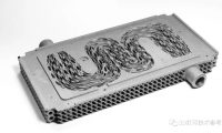 一种特殊晶格结构的3D打印散热器,既提供刚度,又增加传热面积