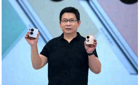 华为Pocket S折叠屏：业界首创超冷柔性石墨烯散热系统