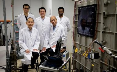 新加坡南洋理工大学测试用于数据中心的新型相变喷淋液冷技术