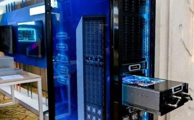 浪潮信息全液冷机柜,无需空调,一柜顶十柜