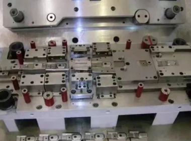铝合金冲压模具制造的几个注意事项