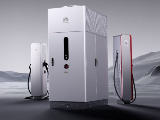 华为将打造“城市一张网,高速一张网”全面部署液冷超充