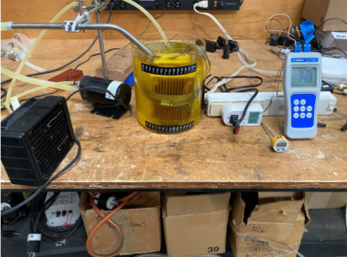 实验比较不同冷板的设计及冷却方法